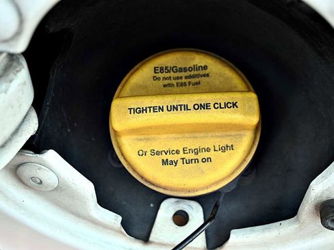 Used 2015 Chevrolet Silverado 3500 LTZ image 3