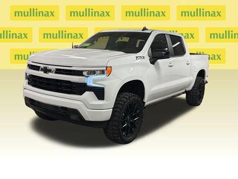 Used 2025 Chevrolet Silverado 1500 RST w/ Z71 Off-Road Package AWD/4WD image 8