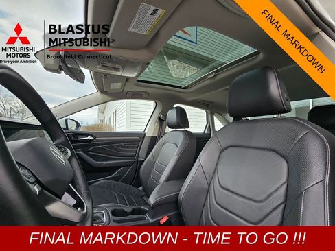 Used 2024 Volkswagen Jetta SEL image 9