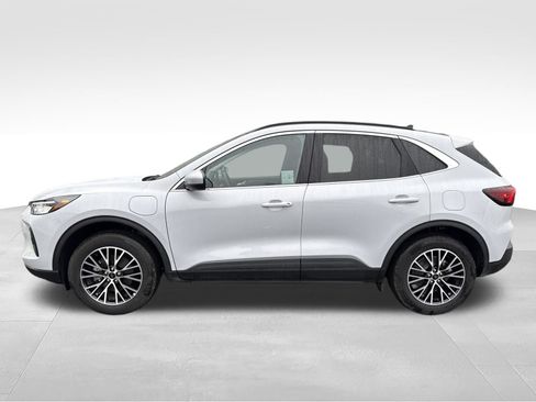 Used 2025 Ford Escape SE FWD image 2