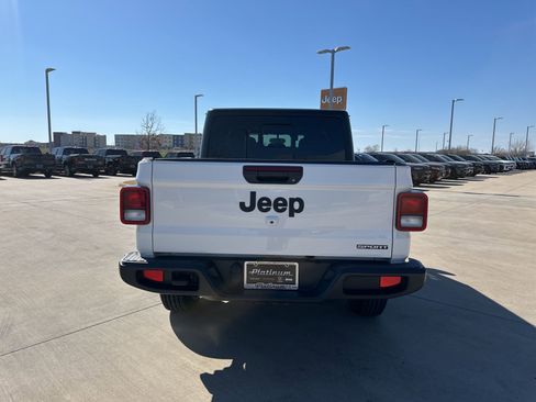 Used 2020 Jeep Gladiator Sport image 4