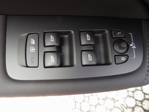 New 2026 Volvo XC60 B5 Plus w/ Protection Package Premier image 12