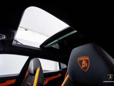 Used 2023 Lamborghini Urus S image 37