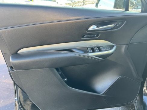 Used 2021 Cadillac XT4 Premium Luxury w/ Cold Weather Package image 21