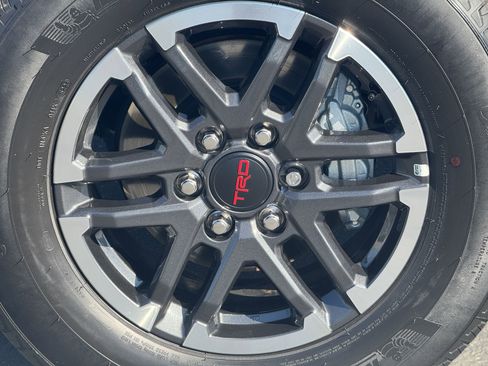 Used 2025 Toyota Tacoma TRD Sport image 7