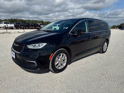 Used 2024 Chrysler Pacifica Touring-L