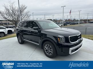 Used 2025 Kia Telluride LX video 1