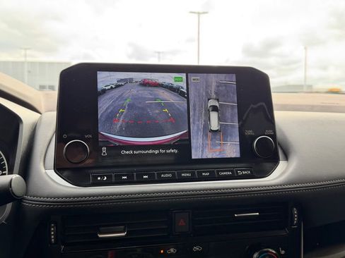 Used 2023 Nissan Rogue SL w/ SL Premium Package image 37