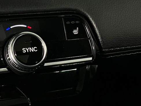 Used 2025 Honda Pilot Touring image 21