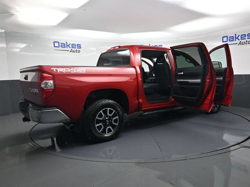 Used 2018 Toyota Tundra SR5 w/ TRD Off Road Package AWD/4WD image 55