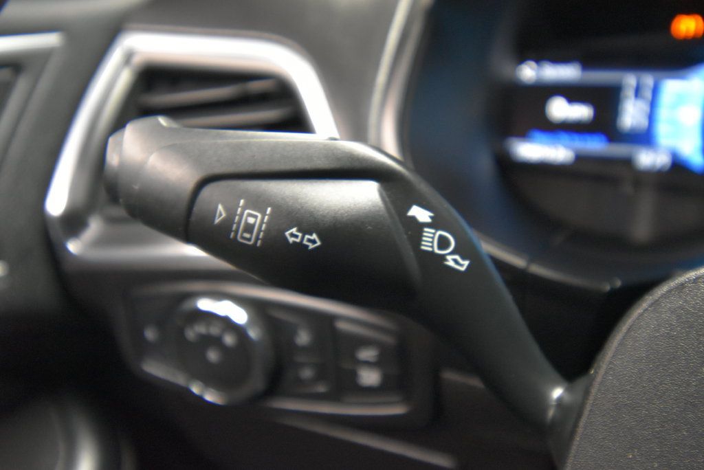 Used 2022 Ford Edge Titanium w/ Equipment Group 301A AWD/4WD image 14