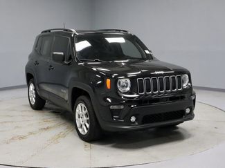 Used 2023 Jeep Renegade Latitude w/ Premium Group AWD/4WD video 1