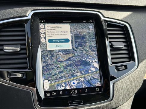 Used 2024 Volvo XC90 B5 Plus image 3