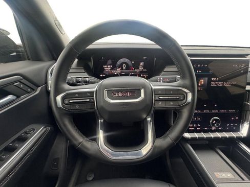 Used 2026 GMC Acadia Elevation w/ Elevation Premium Package FWD image 13