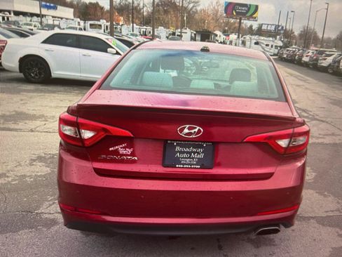 Used 2015 Hyundai Sonata SE FWD image 4