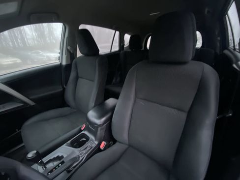 Used 2016 Toyota RAV4 LE image 23