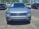 Used 2020 Volkswagen Tiguan SE image 2