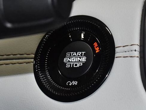 Certified 2023 Jeep Compass Limited image 23