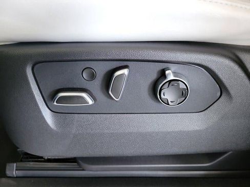 Used 2026 Cadillac Escalade Platinum Sport w/ LPO, ONYX Package image 7