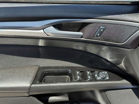 Used 2015 Ford Fusion SE FWD image 15