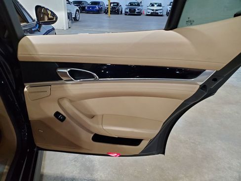 Used 2016 Porsche Panamera Edition image 23