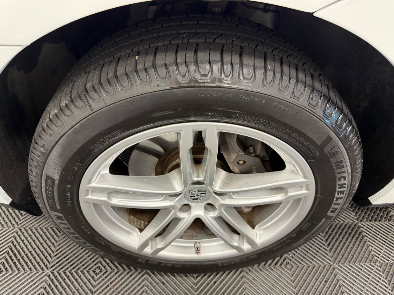 Used 2021 Porsche Macan AWD/4WD image 35