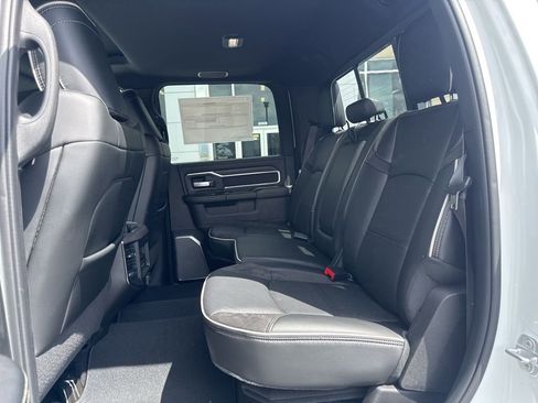 New 2026 RAM 2500 Laramie AWD/4WD image 10