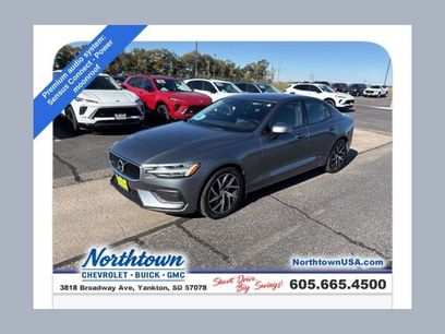 Used 2020 Volvo S60 T6 Momentum
