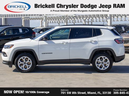 Used 2025 Jeep Compass Latitude image 10