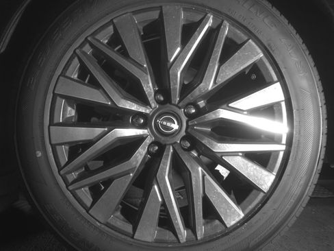 Used 2025 Nissan Altima 2.5 SV FWD image 14