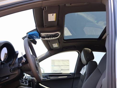 New 2025 Porsche Macan image 35