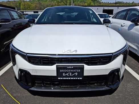 New 2025 Kia K4 GT-Line Turbo FWD image 2