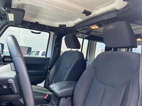 Used 2015 Jeep Wrangler Unlimited Sport w/ Quick Order Package 24S AWD/4WD image 10