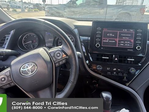 Used 2021 Toyota Camry SE FWD image 4