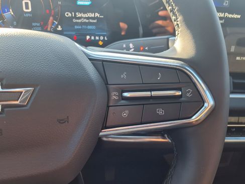 Used 2026 Chevrolet Equinox LT w/ Convenience Package II FWD image 17