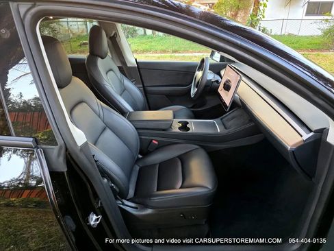 Used 2022 Tesla Model Y Long Range image 9