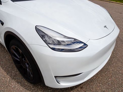 Used 2023 Tesla Model Y Long Range AWD/4WD image 26