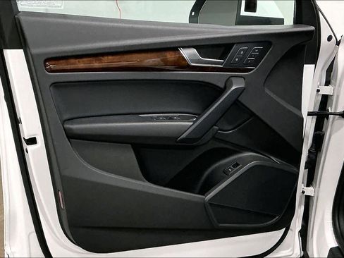 Used 2018 Audi Q5 2.0T Premium Plus w/ Premium Plus Package image 25