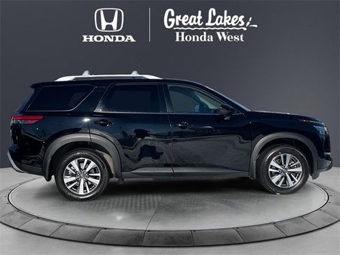 Used 2024 Nissan Pathfinder SL w/ Lighting Package (N92) image 6