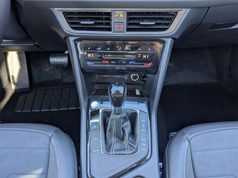 New 2026 Volkswagen Taos SE image 19