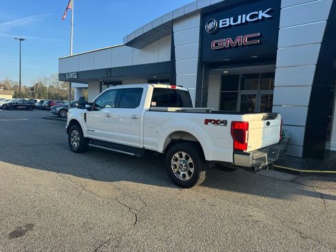 Used 2021 Ford F250 Lariat w/ Lariat Ultimate Package image 2