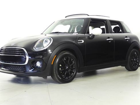 Used 2019 MINI Cooper 4-Door Hardtop image 2