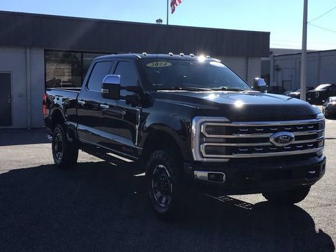 Certified 2024 Ford F250 Platinum w/ Tremor Off-Road Package image 3