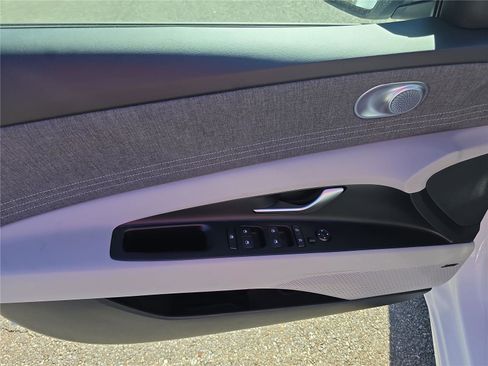 New 2026 Hyundai Elantra Limited image 11