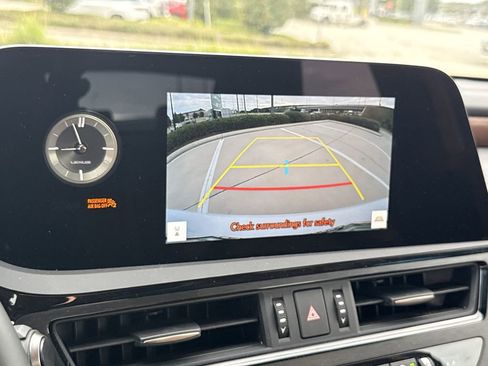 Used 2025 Lexus ES 350 w/ Premium Package image 24