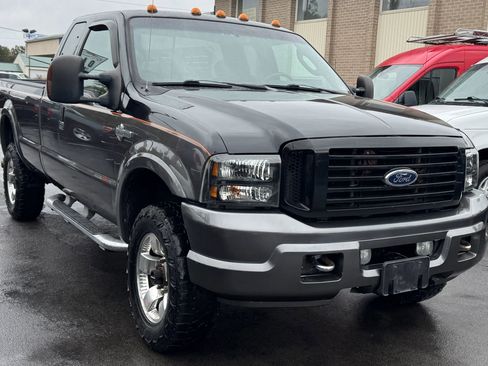 Used 2004 Ford F350 Harley-Davidson image 4