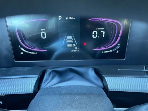 Used 2025 Kia Sportage LX image 40