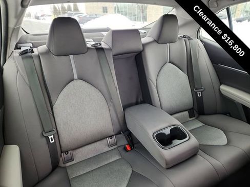 Used 2022 Toyota Camry LE image 25