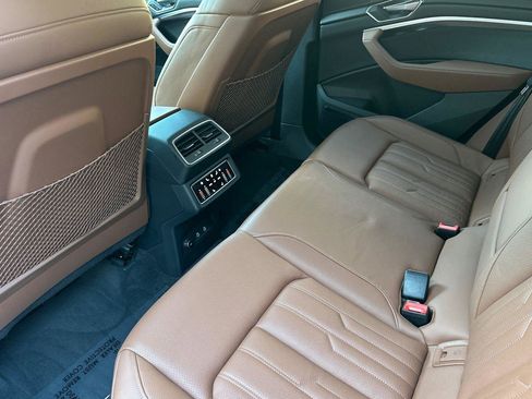 Used 2024 Audi Q8 e-tron Prestige image 12