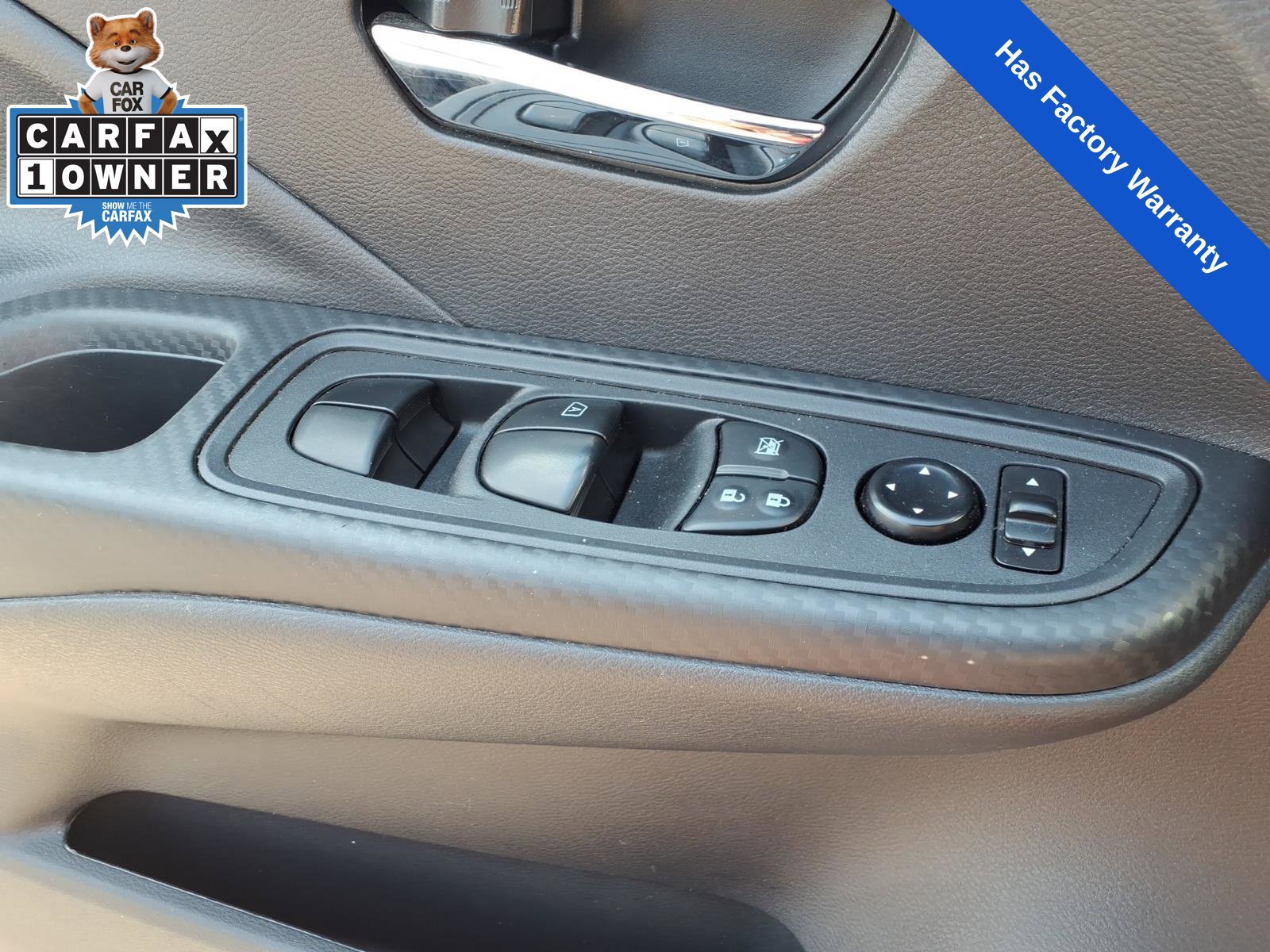 Used 2025 Nissan Versa SV FWD image 24